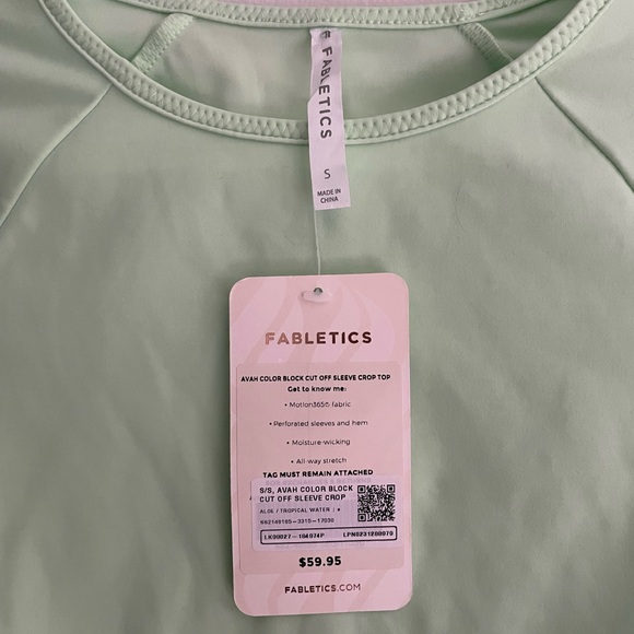 Fabletics Green Women's Crop Top with Colorblock Sleeves. Size Small. - Picture 7 of 7